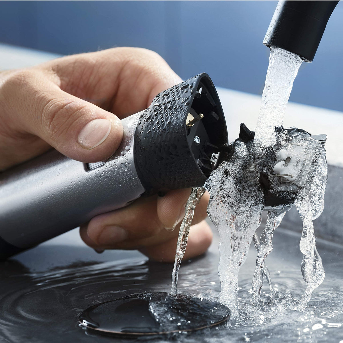 Philips Beard Trimmer Series 9000 Prestige with SteelPrecision Technology, 3-Stage Battery Display, Up to 120 Minutes Runtime / 1 Hour Charge, Model BT9810/15